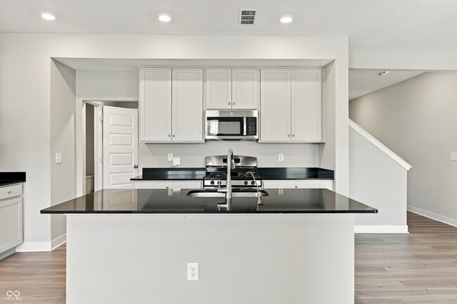 Building Photo - 9599 Beckett St