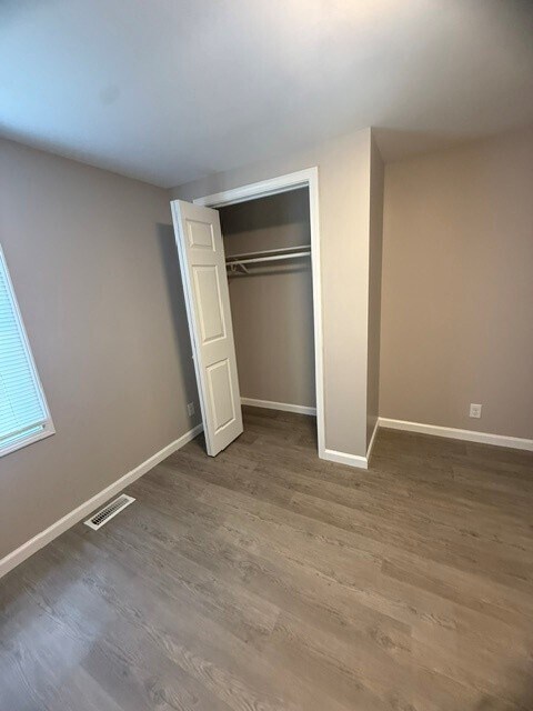 Building Photo - 1602 Kings Way