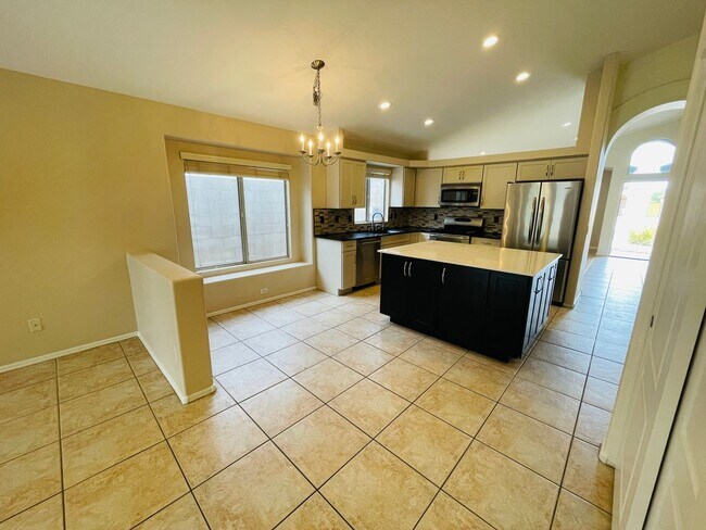 Building Photo - Prime Tempe Location!