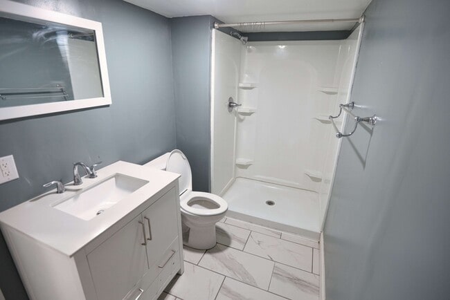 Building Photo - 2132 Shangrai-La Dr SE