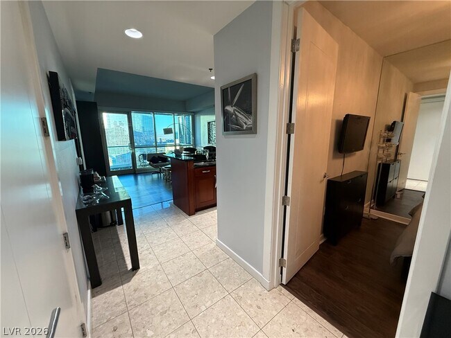 Building Photo - 4525 Dean Martin Dr