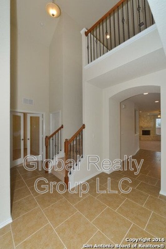 Building Photo - 3408 Woodlawn Farms