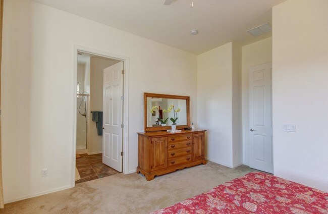 Building Photo - Furnished in Granville