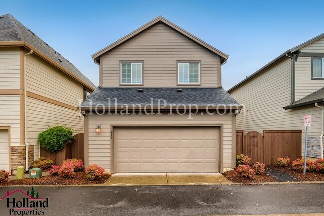 Building Photo - Gorgeous 4-Bedroom Home Near Nike & Intel ...