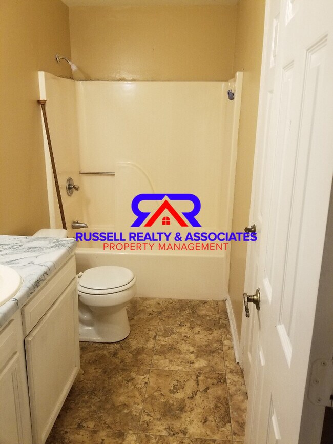 Building Photo - 2-Story Townhome