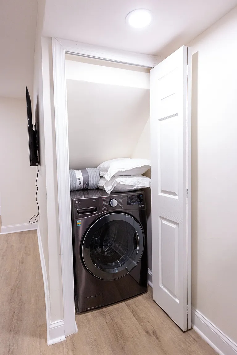 Building Photo - 1537 1st St SW