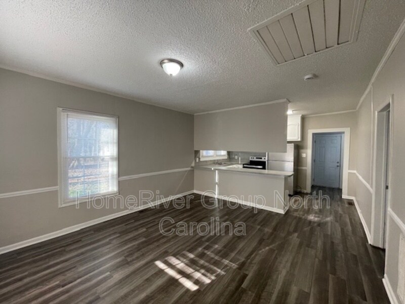 Building Photo - 108 Jones St