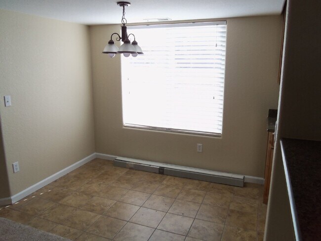 Building Photo - Highlands Ranch Condo 3 Bed 2 bath (46CO#201)