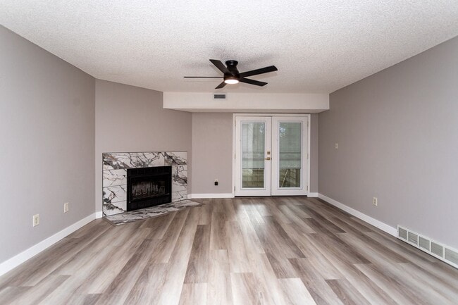 Building Photo - Cozy 2 bedroom, 1 bathroom retreat in a Gated Community!