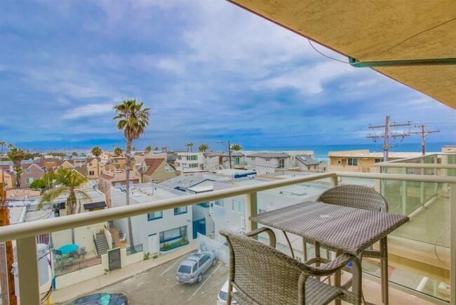 Building Photo - 725 Redondo Ct
