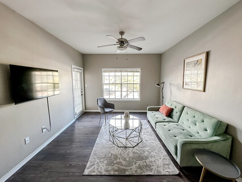 Building Photo - 6202 Dunbarton Oak Dr