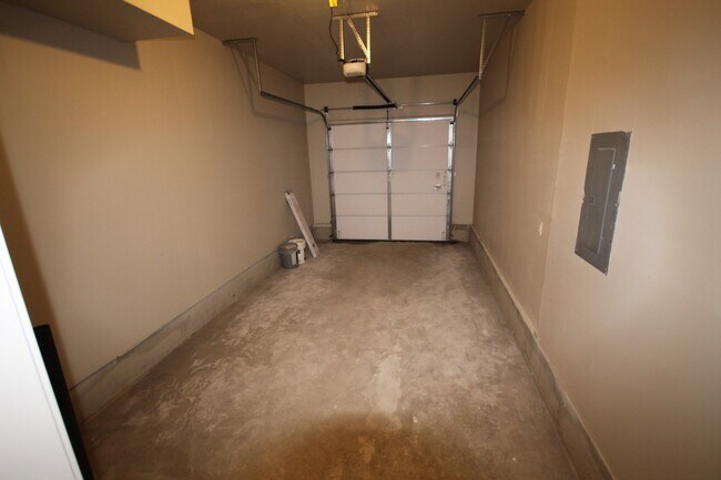 Building Photo - dou499