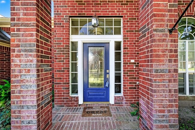 Building Photo - 16431 Red Crest Dr