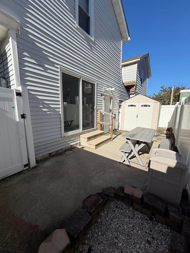 Building Photo - 17 N Buffalo Ave