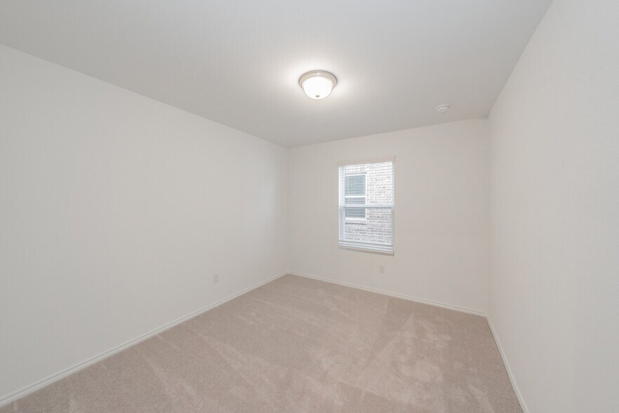 Building Photo - 847 Lake Fletcher Rd