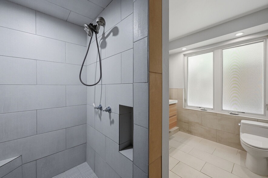 Building Photo - 2553 Via Merano