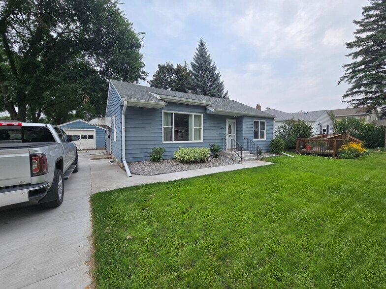 Primary Photo - 2606 6th Ave N