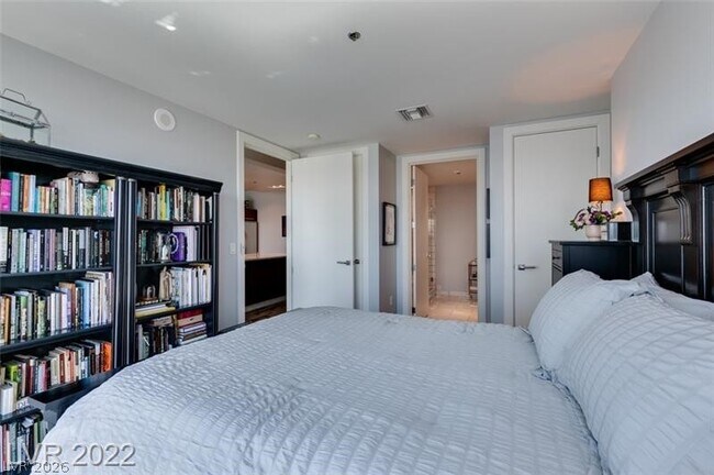 Building Photo - 4471 Dean Martin Dr