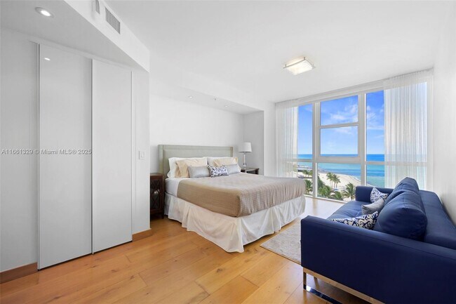 Building Photo - 18201 Collins Ave