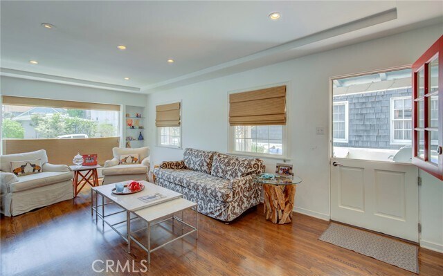 Building Photo - 333 3rd St