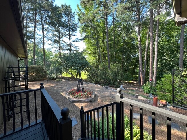Building Photo - 3005 Hickory Tree Pl