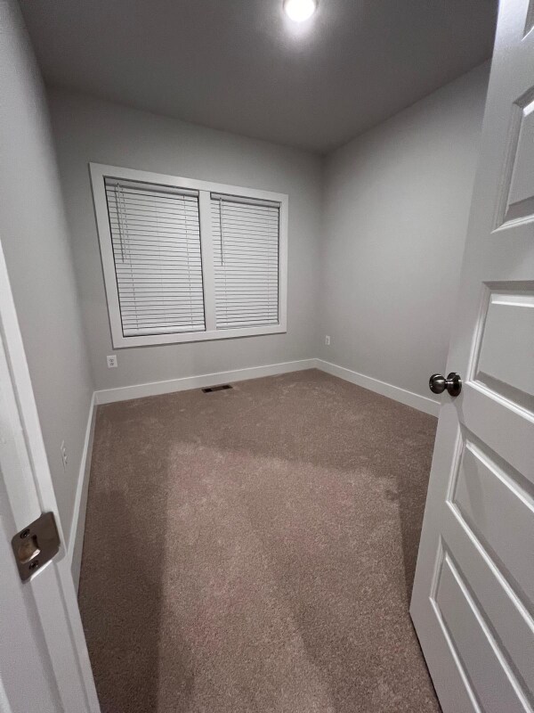 Building Photo - 9486 Pinkman Rd