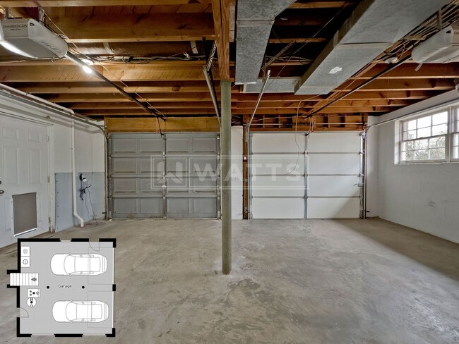 Building Photo - Great 4 Bedroom Split-Level Home in Heart of Hoover