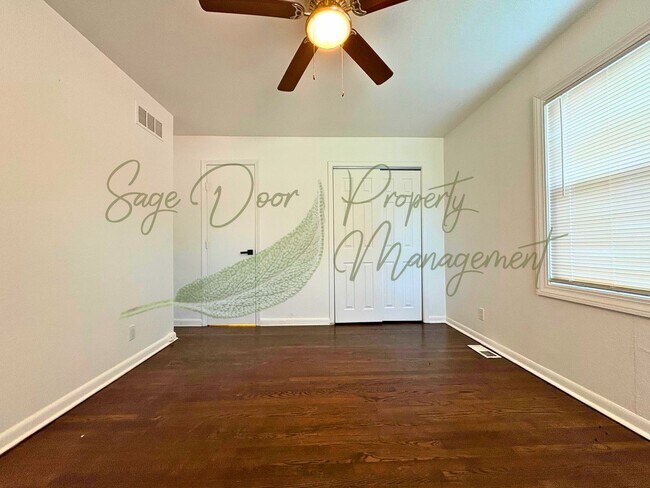 Building Photo - 5 BEDROOM IN INDEPENDENCE!!!