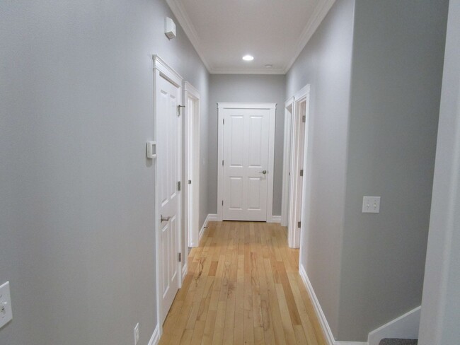 Building Photo - 2504 Fir Crest Blvd