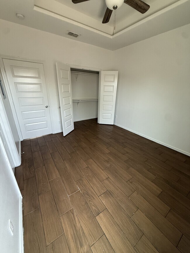 Building Photo - 4813 N Cypress St