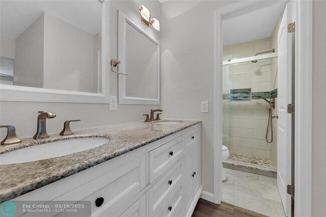 Building Photo - 160 Cypress Club Dr
