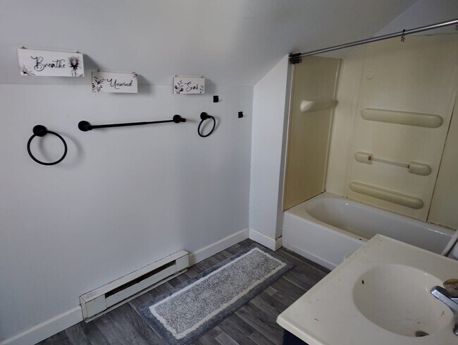 Building Photo - 1021 Liberty St