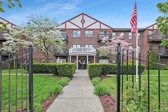 Building Photo - 47 Highland St