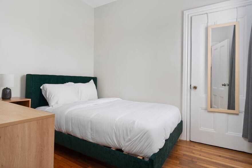 Building Photo - 87 Vernon St