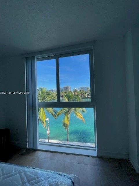 Building Photo - 9721 E Bay Harbor Dr