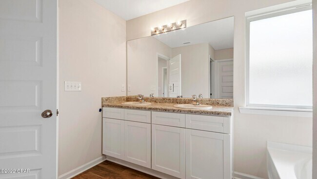 Building Photo - 5824 Tiagra Dr