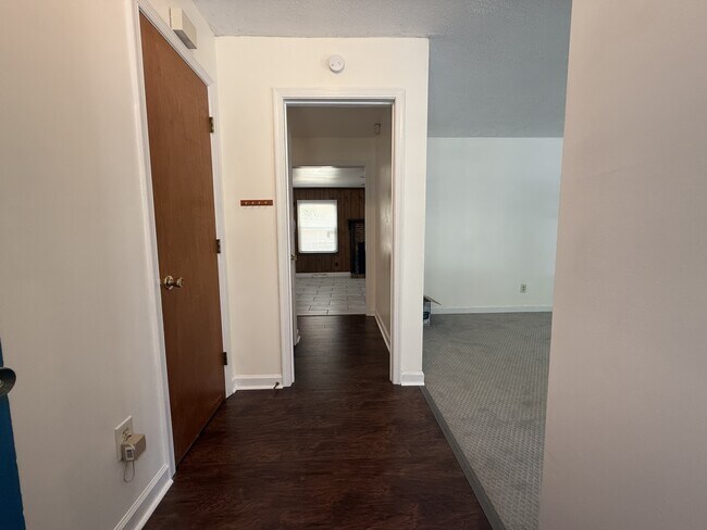 Building Photo - 7008 Crossridge Rd