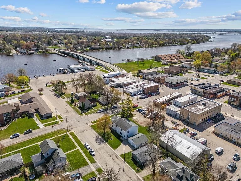 Building Photo - 225 Prospect St