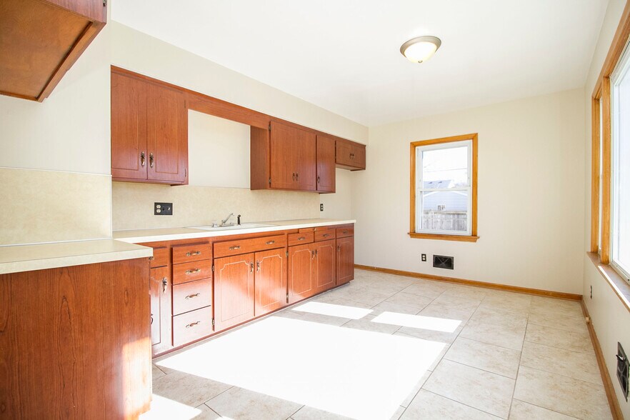 Building Photo - 2859 Boxwood Rd