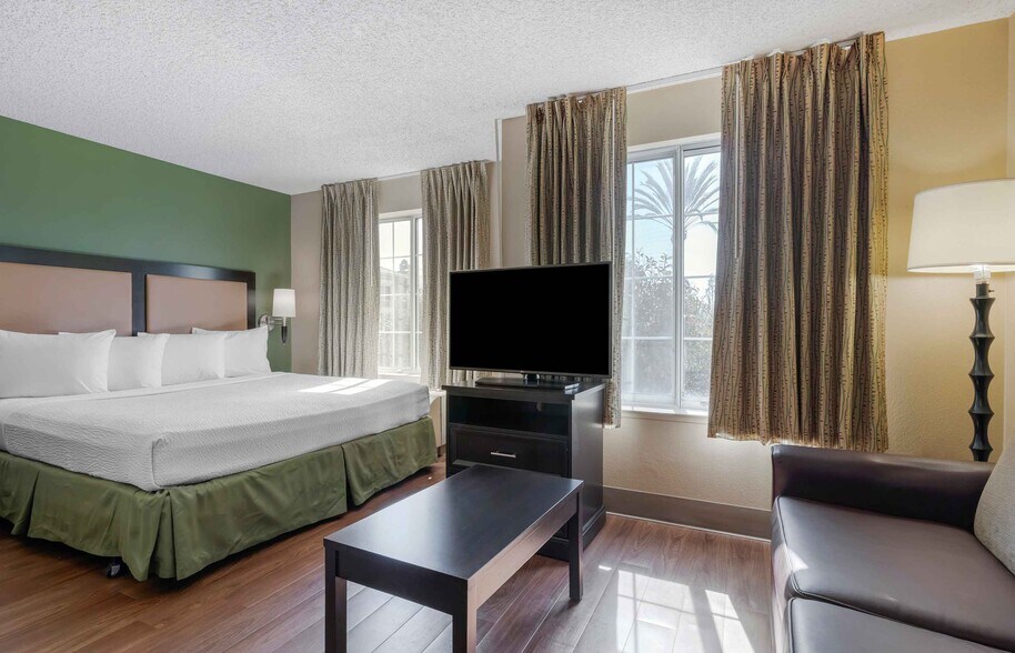 Building Photo - Furnished Studio-Fremont - Fremont Blvd. S...