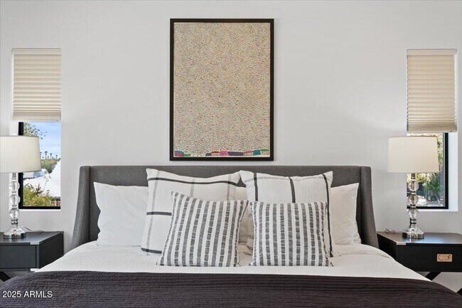 Building Photo - 220 W Monterosa St