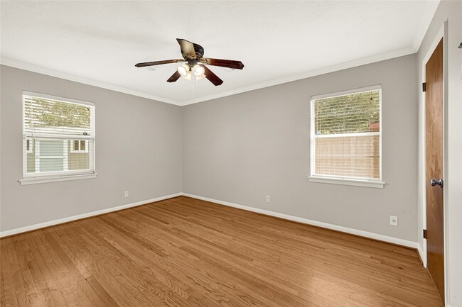 Building Photo - 9927 Southport Dr