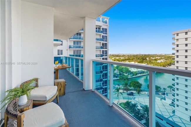 Building Photo - 102 24th St