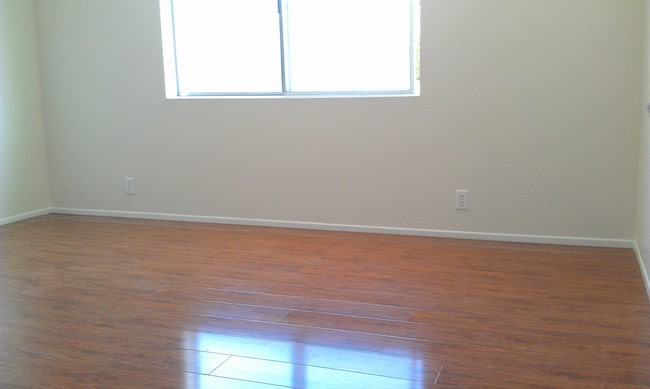 Building Photo - 1226 Azalea Ct