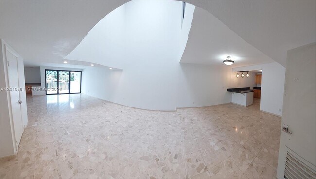 Building Photo - 255 Poinciana Island Dr