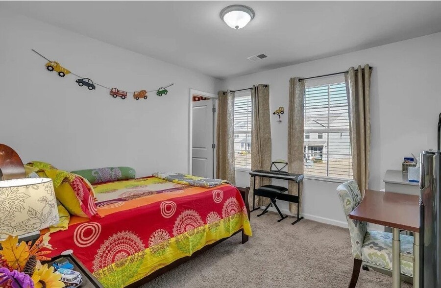 Building Photo - 211 Whittier St