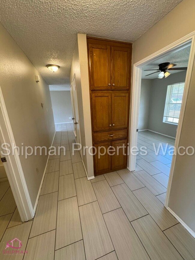 Building Photo - 4709 Lexington St