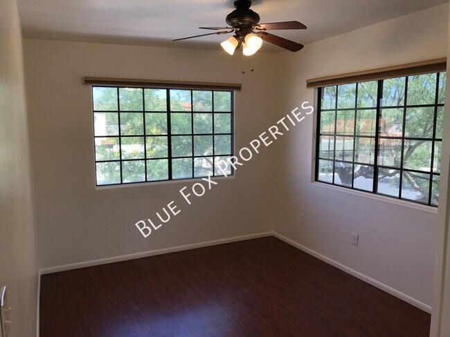 Building Photo - 759 W Clear Creek Way