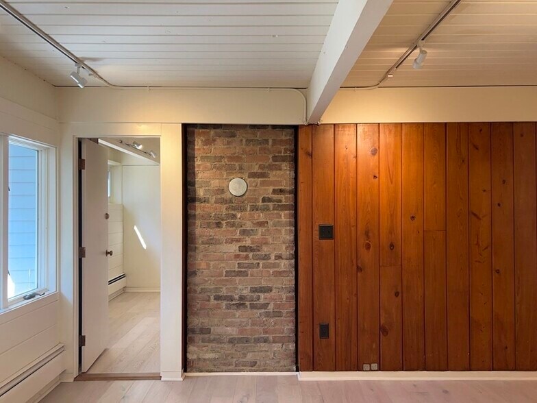 Building Photo - 9 Bowdoin St