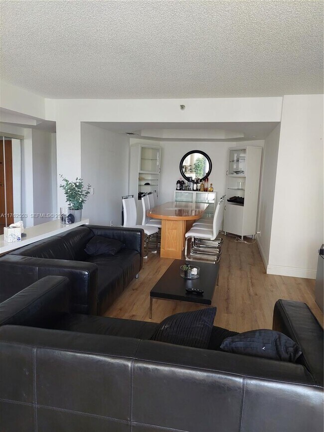 Building Photo - 3610 Yacht Club Dr